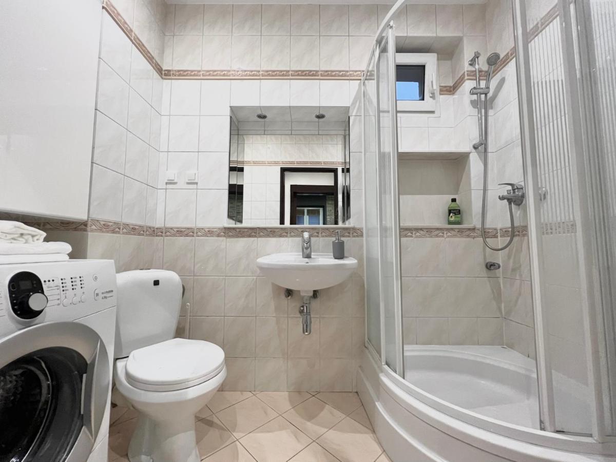 2-Room Apartment In The City Center Poznań Extérieur photo